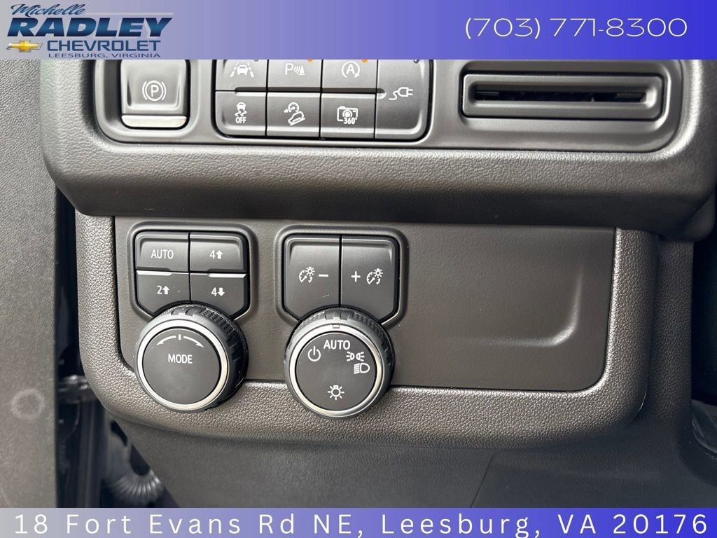 Used 2022 Chevrolet Tahoe Z71 w/ Luxury Package AWD/4WD image 18