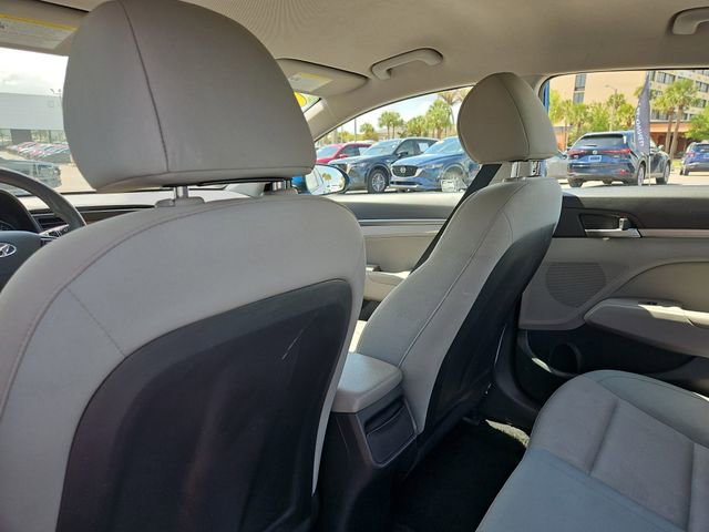 Used 2017 Hyundai Elantra SE image 11