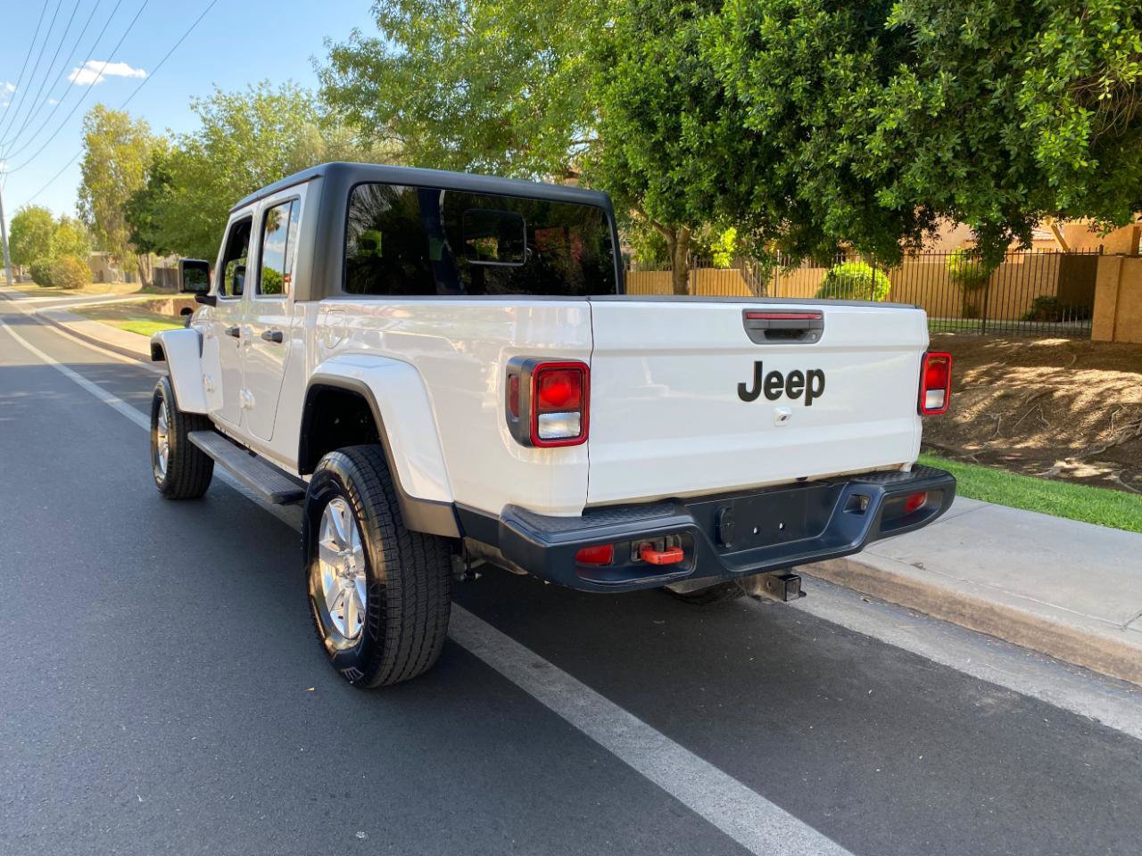 Used 2021 Jeep Gladiator Sport AWD/4WD image 4
