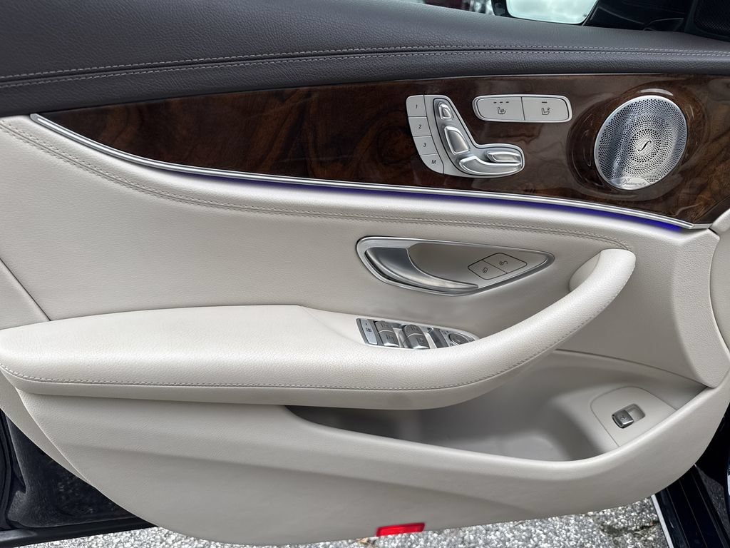 Used 2017 Mercedes-Benz E 300 image 10