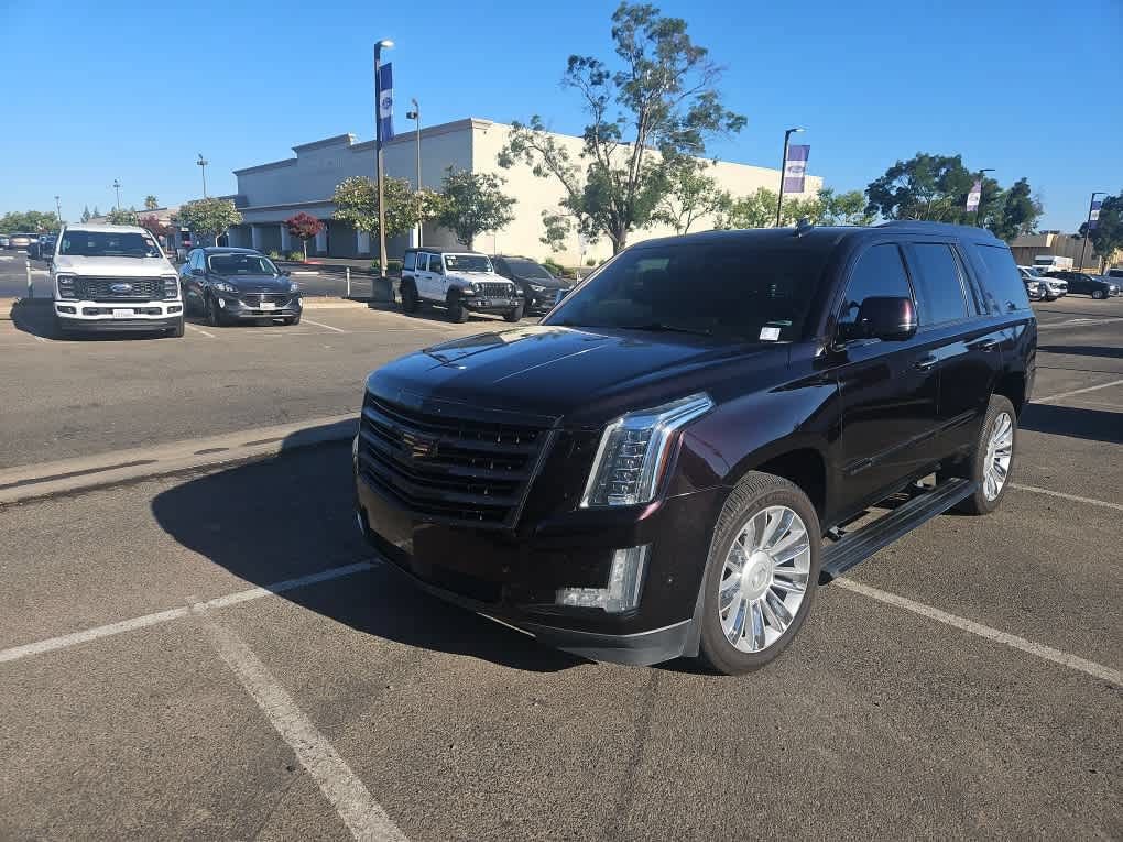 Used 2018 Cadillac Escalade Platinum AWD/4WD image 1