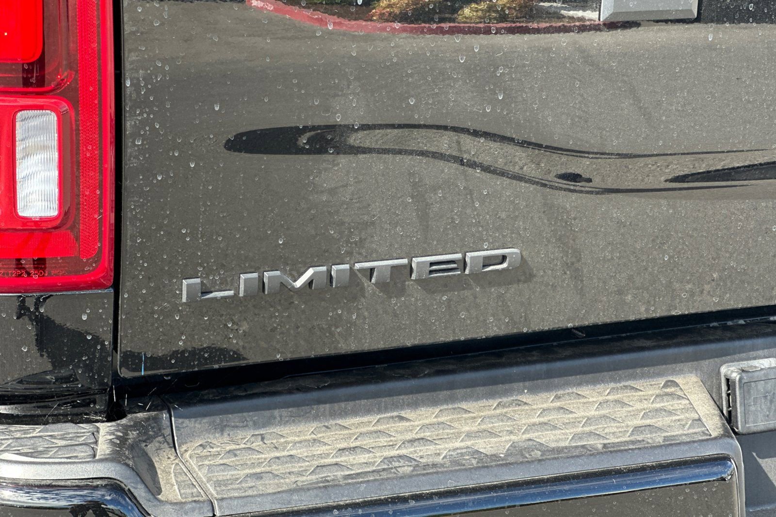 Used 2025 RAM 3500 Limited image 33