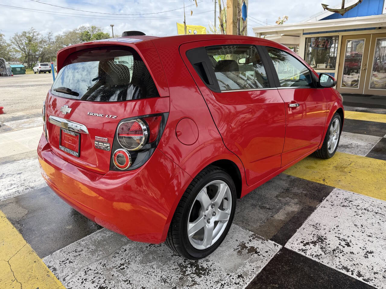Used 2015 Chevrolet Sonic LTZ FWD image 5