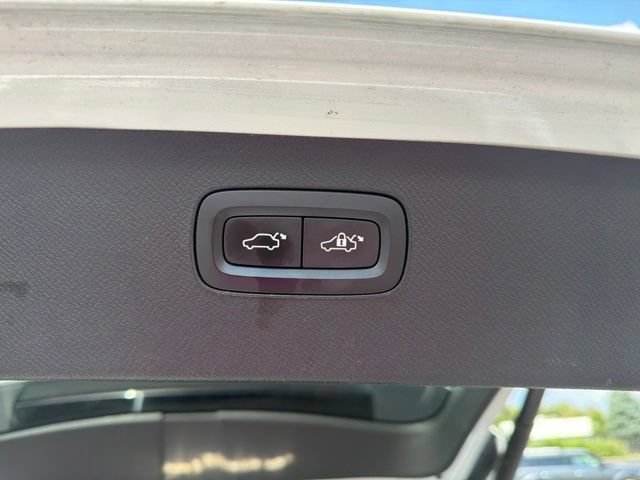 Used 2019 Volvo XC90 T6 Momentum w/ Advanced Package AWD/4WD image 9