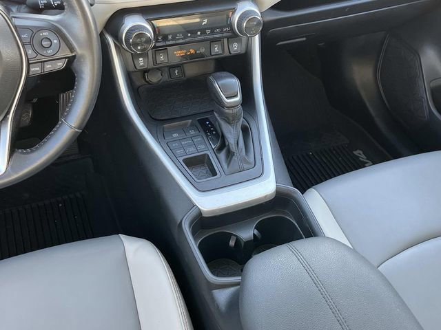 Used 2020 Toyota RAV4 XLE Premium image 14