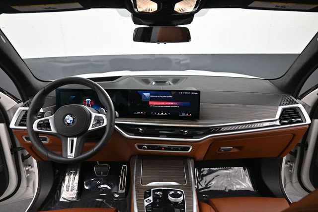 Used 2025 BMW X7 M60i AWD/4WD image 15