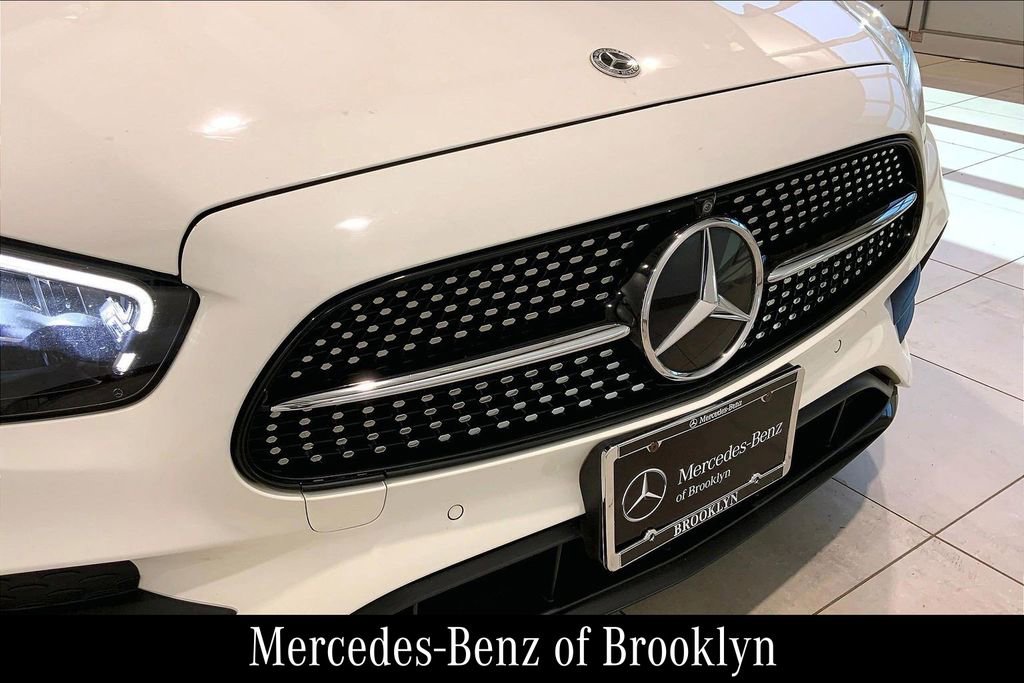 Used 2022 Mercedes-Benz E 350 4MATIC Sedan image 33