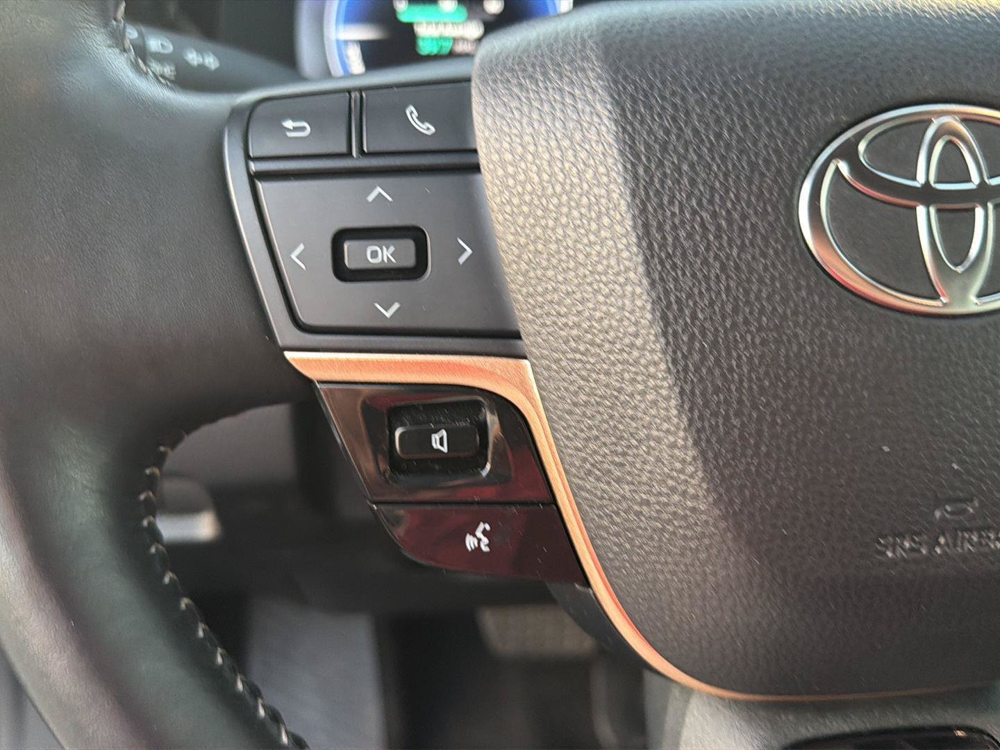 Certified 2025 Toyota Crown AWD/4WD image 22
