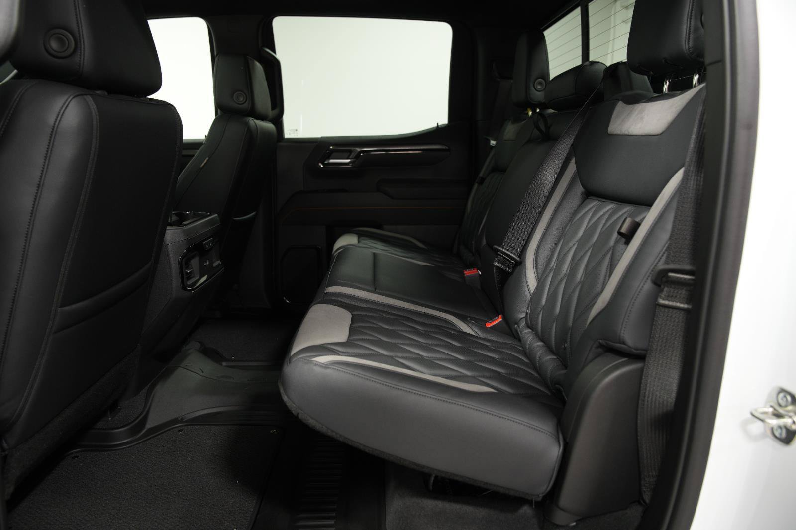 New 2026 GMC Sierra 1500 AT4 w/ AT4 Premium Package AWD/4WD image 23