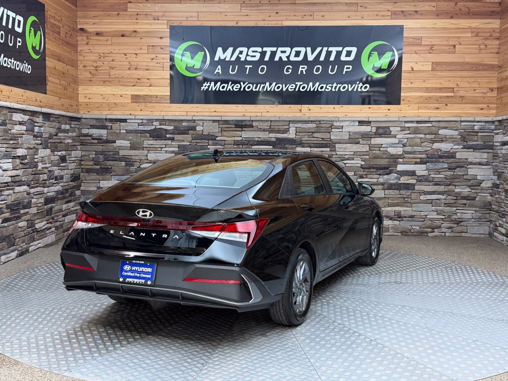 Certified 2024 Hyundai Elantra SEL FWD image 21