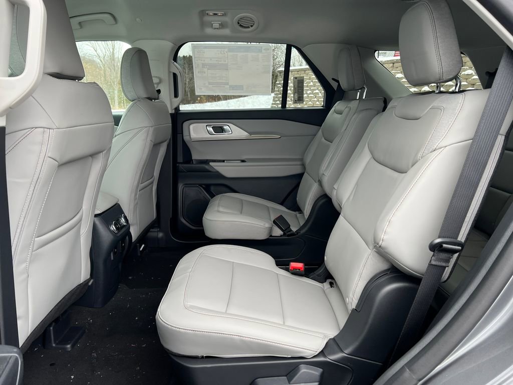 Used 2026 Ford Explorer Active w/ Active Comfort Package image 4