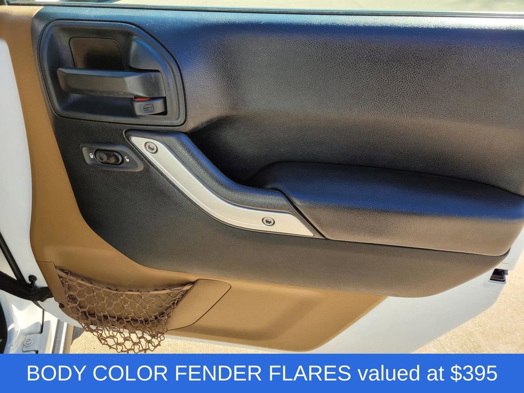 Used 2017 Jeep Wrangler Unlimited Rubicon w/ Connectivity Group image 9