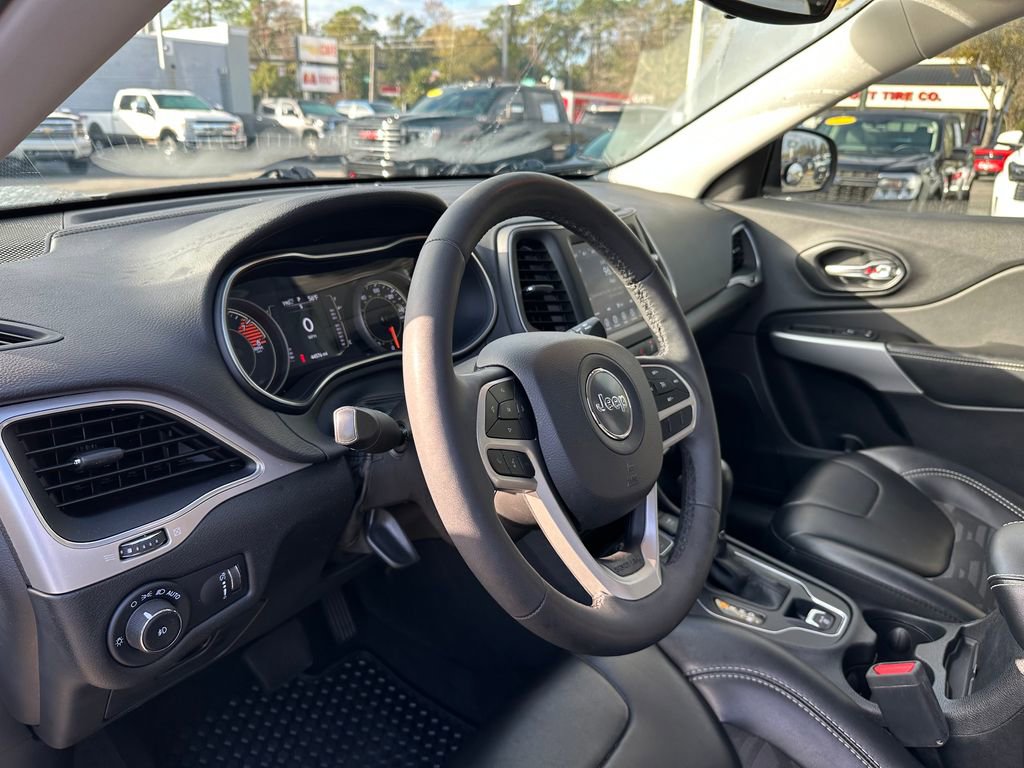 Used 2022 Jeep Cherokee Latitude w/ Sun & Sound Group image 59