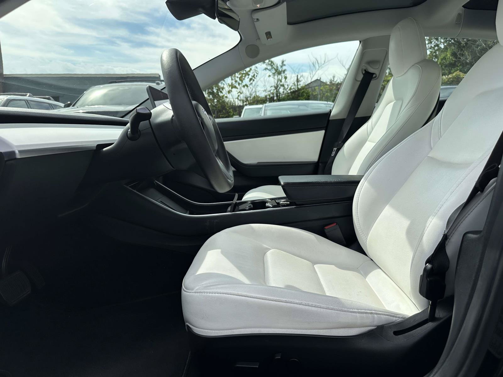 Used 2020 Tesla Model 3 Standard Range RWD image 15