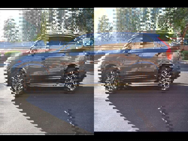 Used 2018 Volvo XC90 T6 Momentum w/ Convenience Package image 4