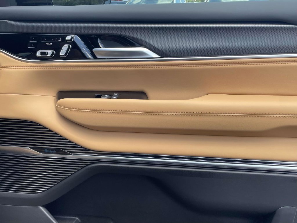 New 2026 Jeep Grand Wagoneer L Summit AWD/4WD image 17