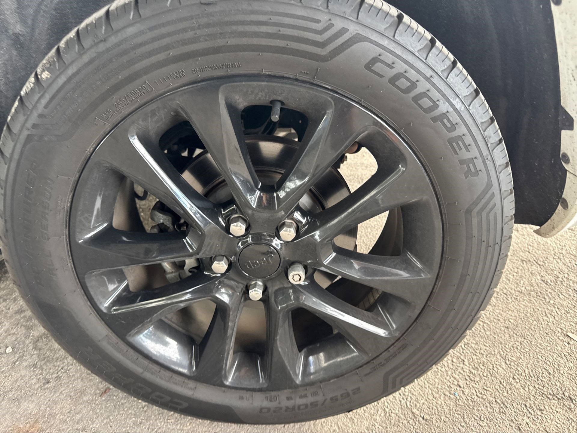 Used 2021 Jeep Grand Cherokee Laredo X image 17