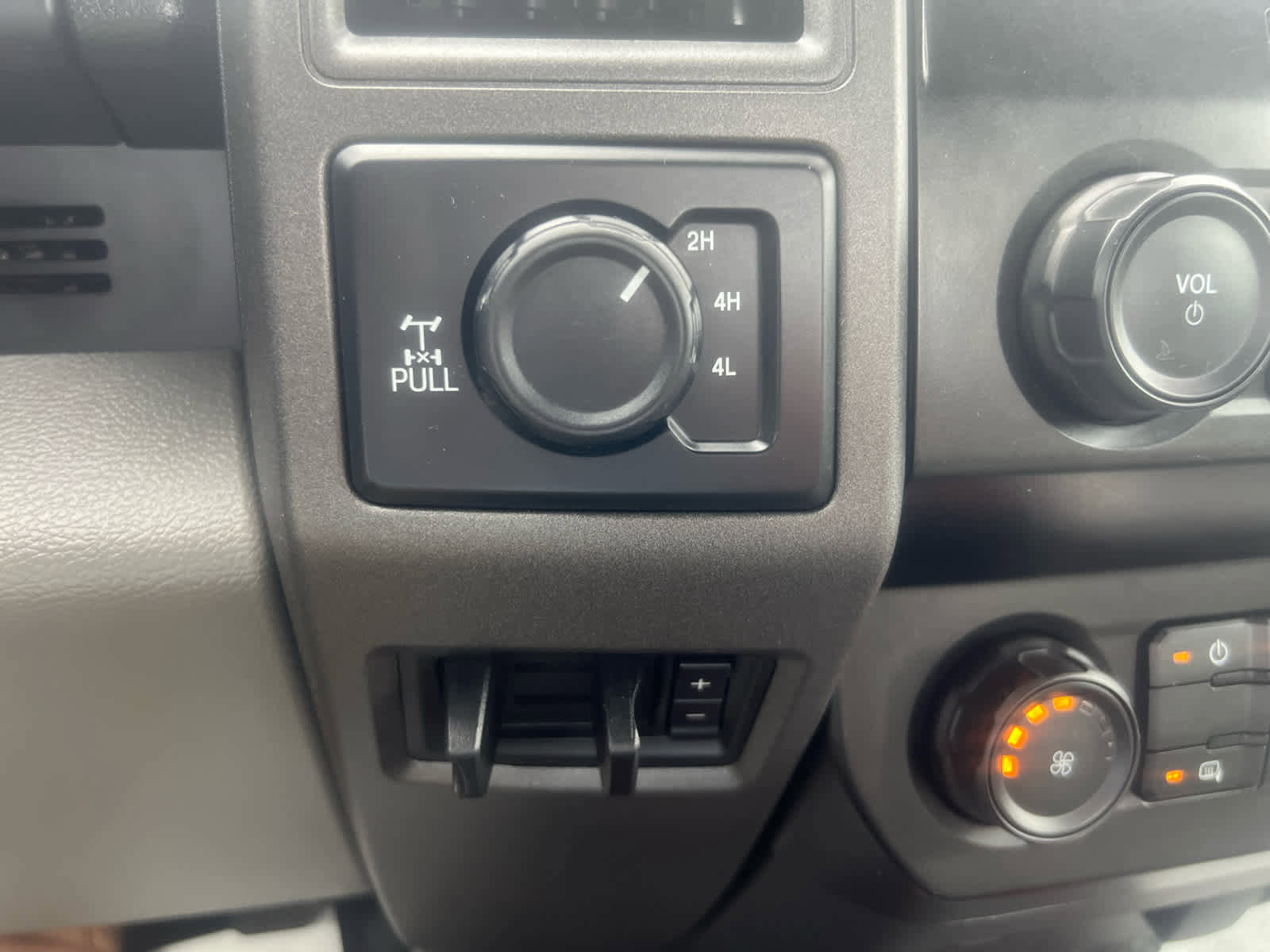 Used 2020 Ford F250 XL w/ Power Equipment Group image 16