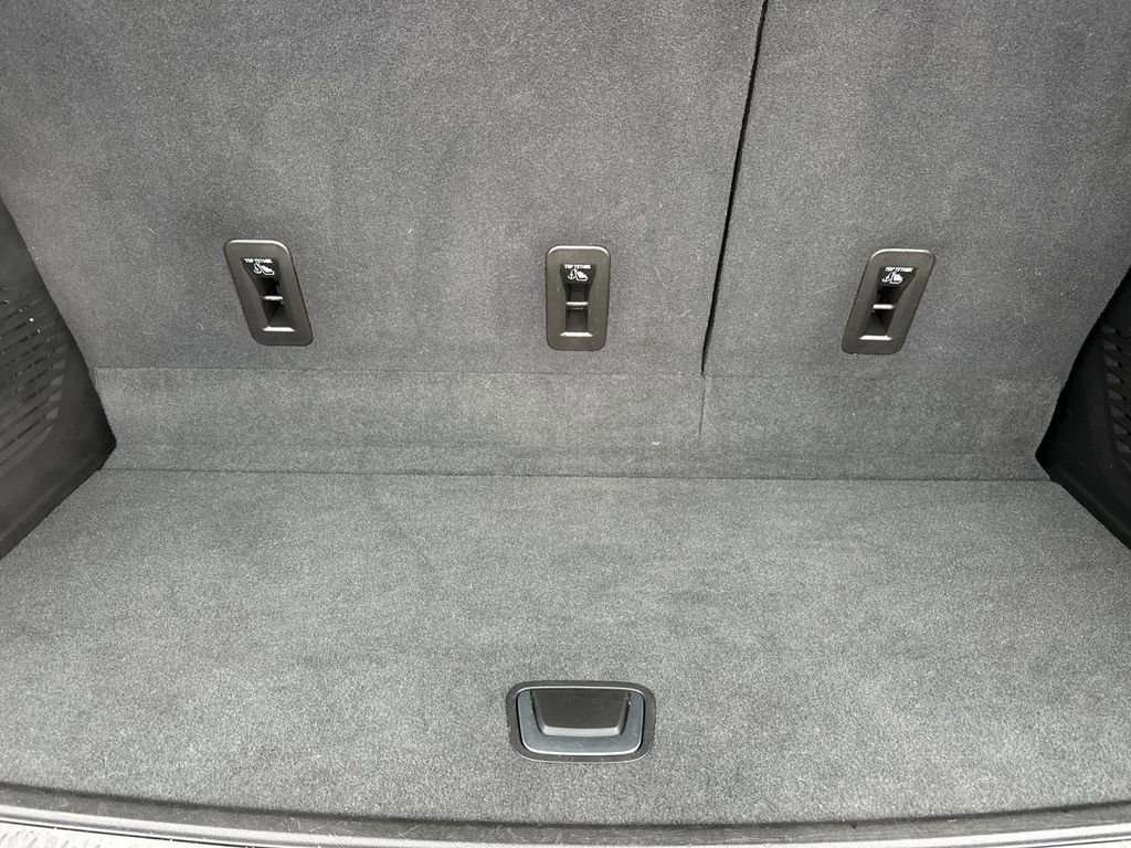 Used 2021 GMC Yukon Denali w/ Denali Premium Package image 15