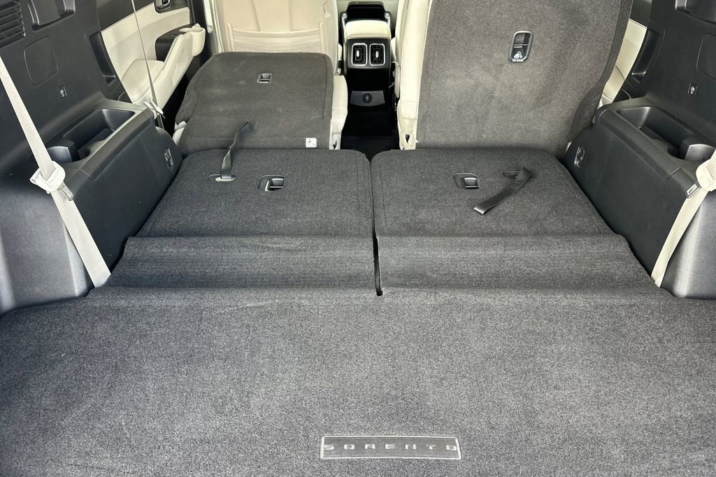 Used 2025 Kia Sorento EX image 19