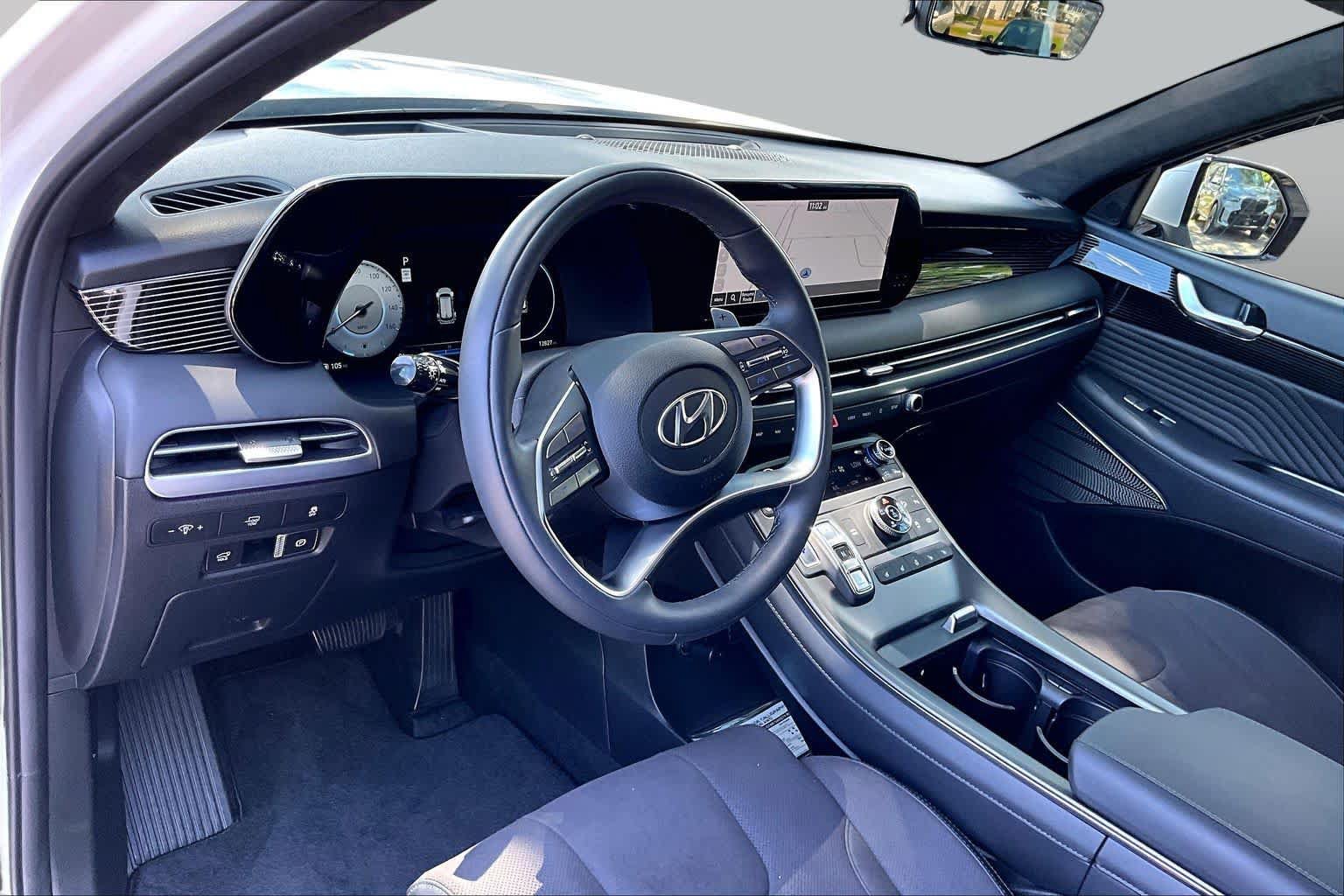 Used 2025 Hyundai Palisade Calligraphy AWD/4WD image 18