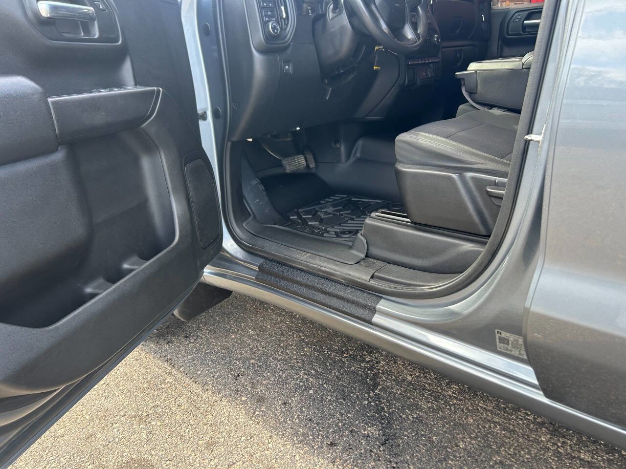 Used 2019 Chevrolet Silverado 1500 Custom Trail Boss w/ Custom Convenience Package image 3