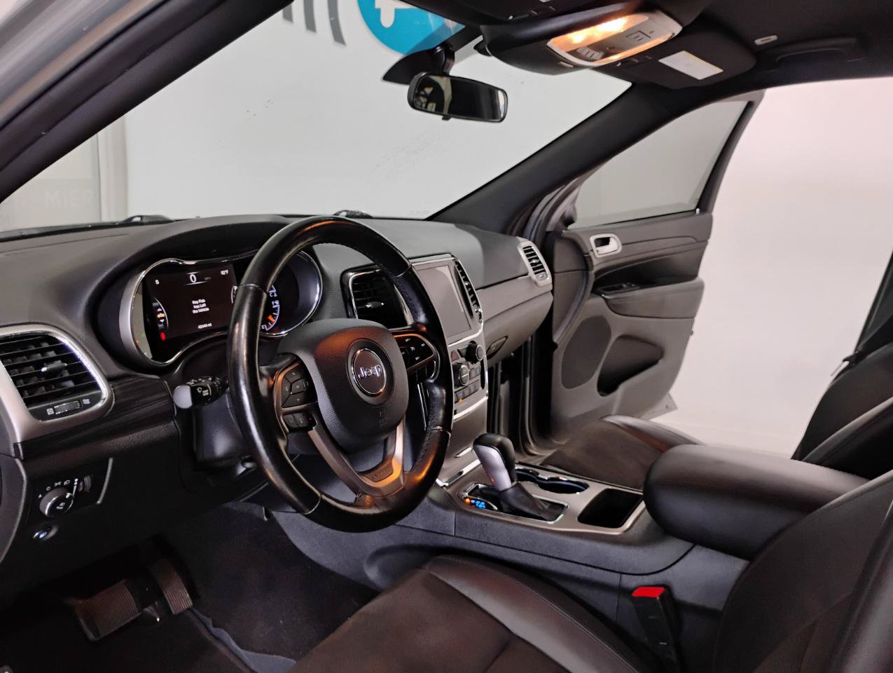Used 2021 Jeep Grand Cherokee Laredo X RWD image 47
