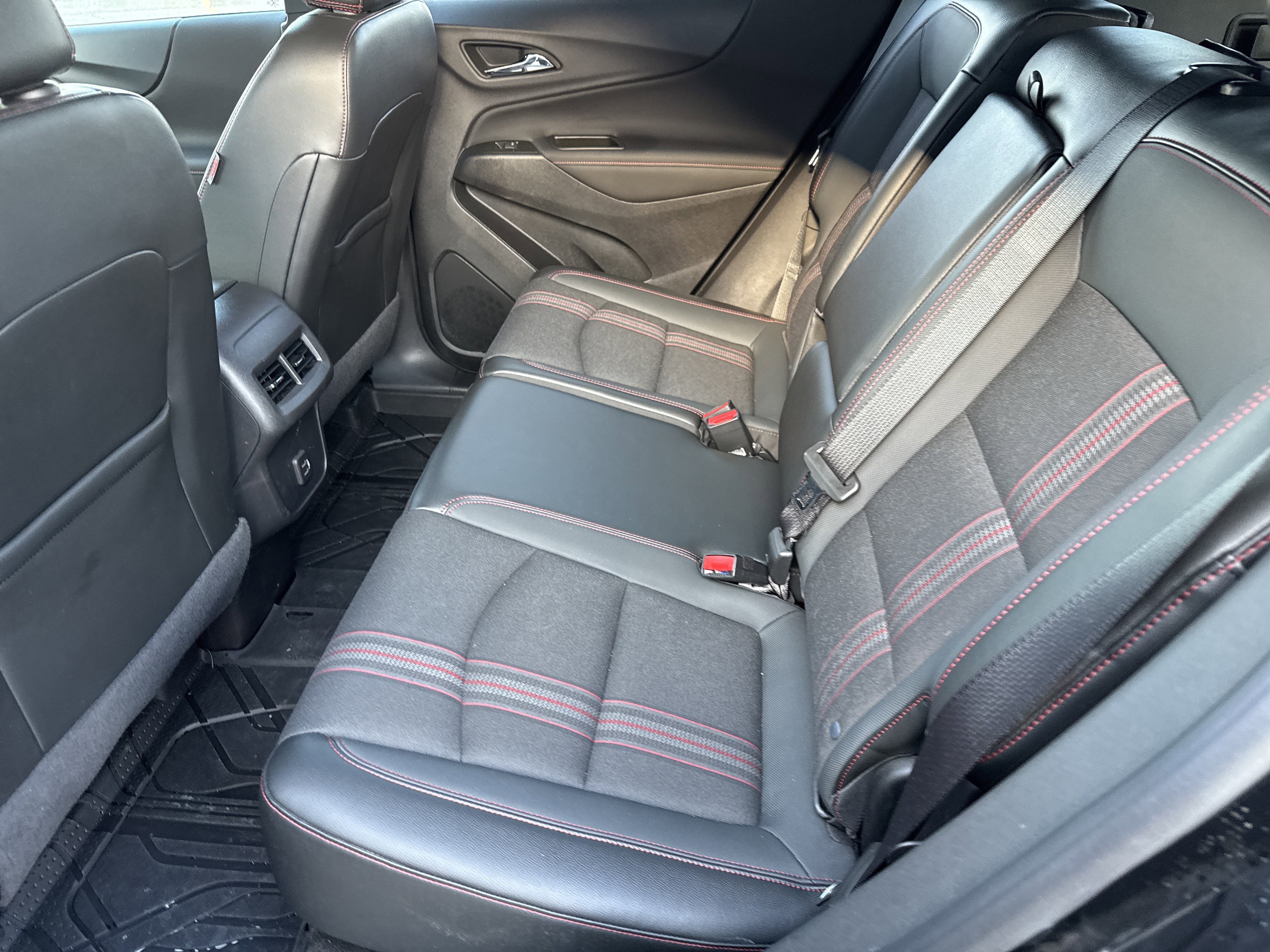 Used 2023 Chevrolet Equinox RS w/ LPO, Floor Liner Package image 6