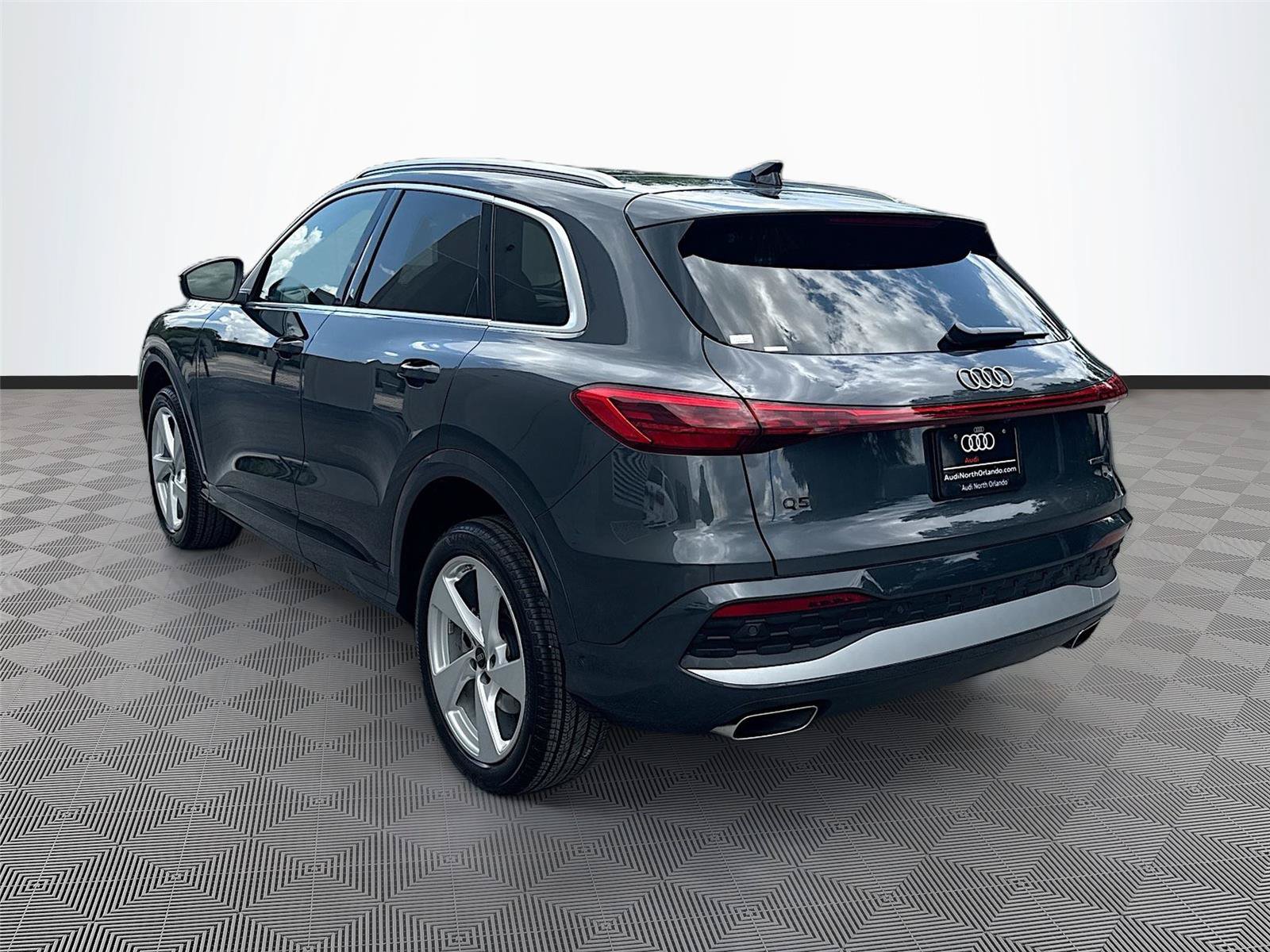 Certified 2025 Audi Q5 Premium Plus w/ Premium Plus AWD/4WD image 5