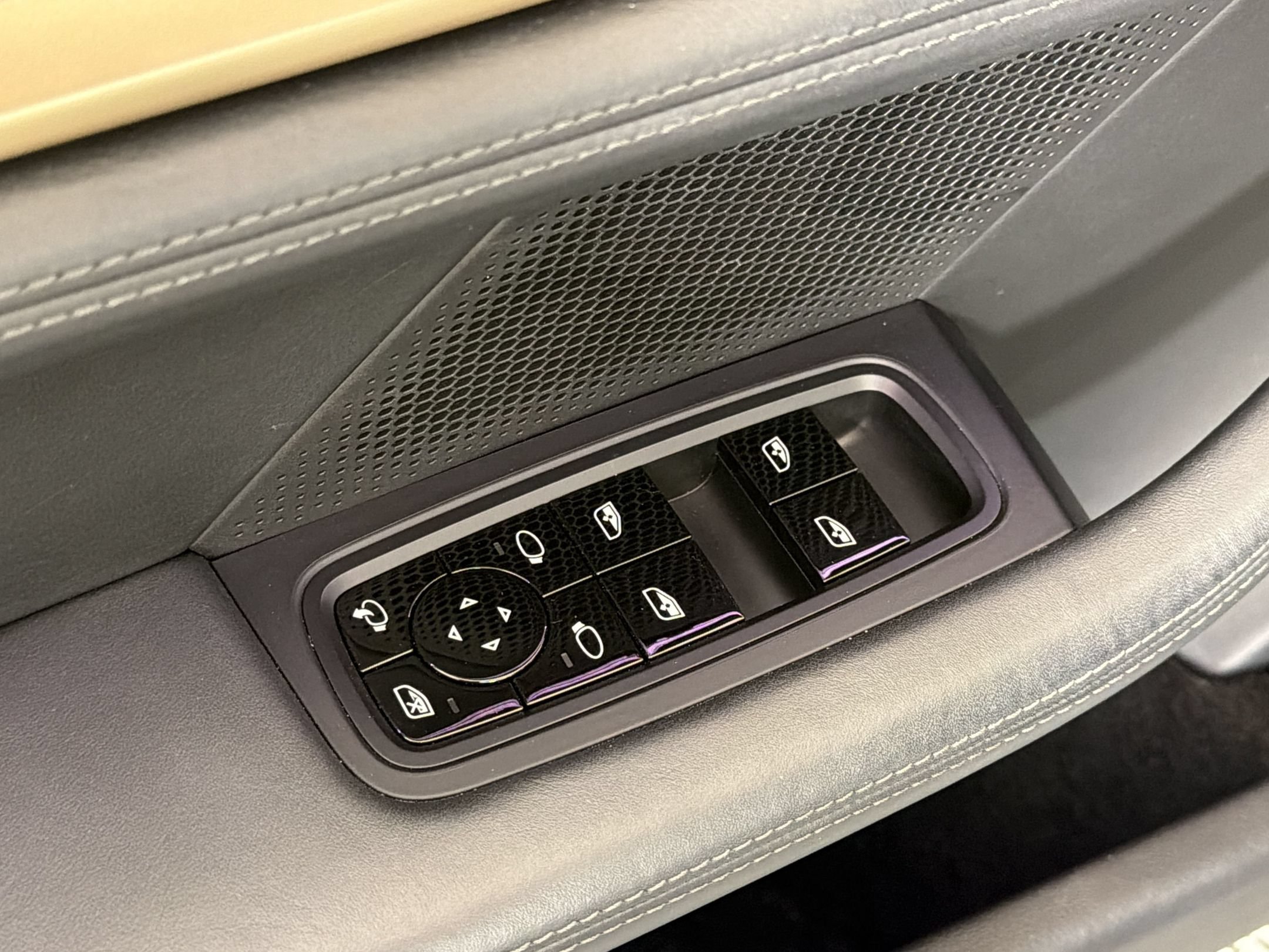 Certified 2020 Porsche Taycan 4S AWD/4WD image 27
