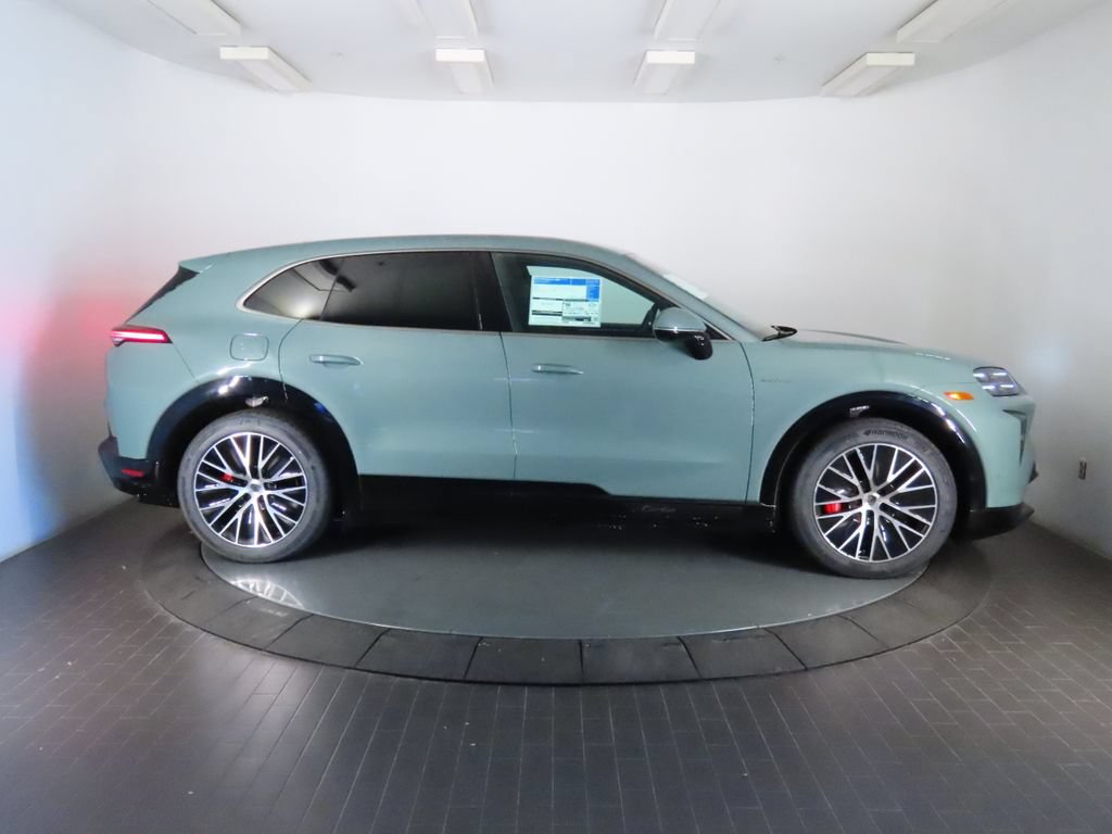 New 2026 Porsche Cayenne Turbo AWD/4WD image 8