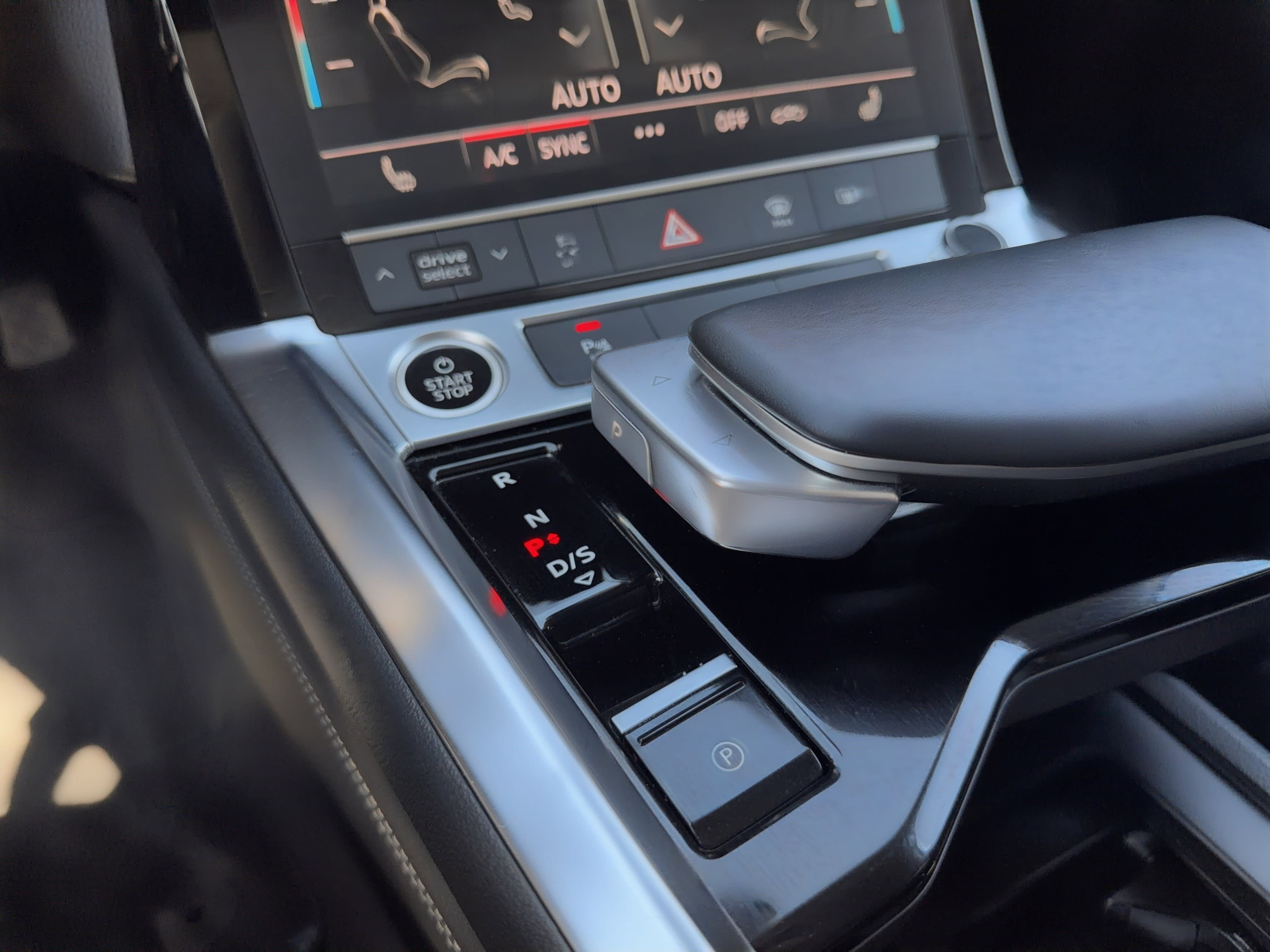 Used 2021 Audi e-tron Premium w/ Convenience Plus Package image 25