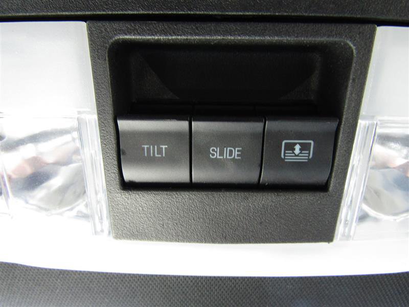 Used 2017 Ford Explorer Platinum image 27