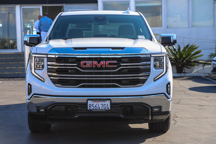 Used 2026 GMC Sierra 1500 SLT RWD image 2