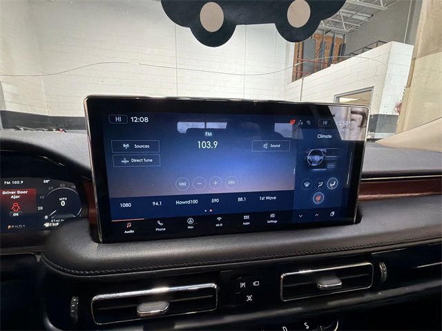 Used 2022 Lincoln Nautilus Reserve w/ Equipment Group 201A image 16