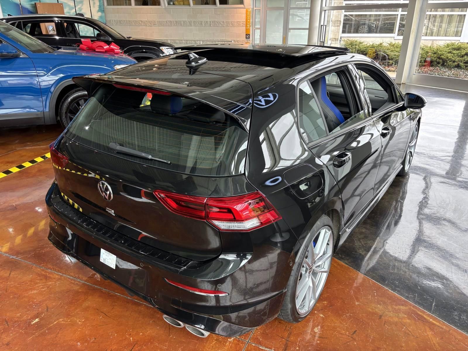 Used 2024 Volkswagen Golf R image 5
