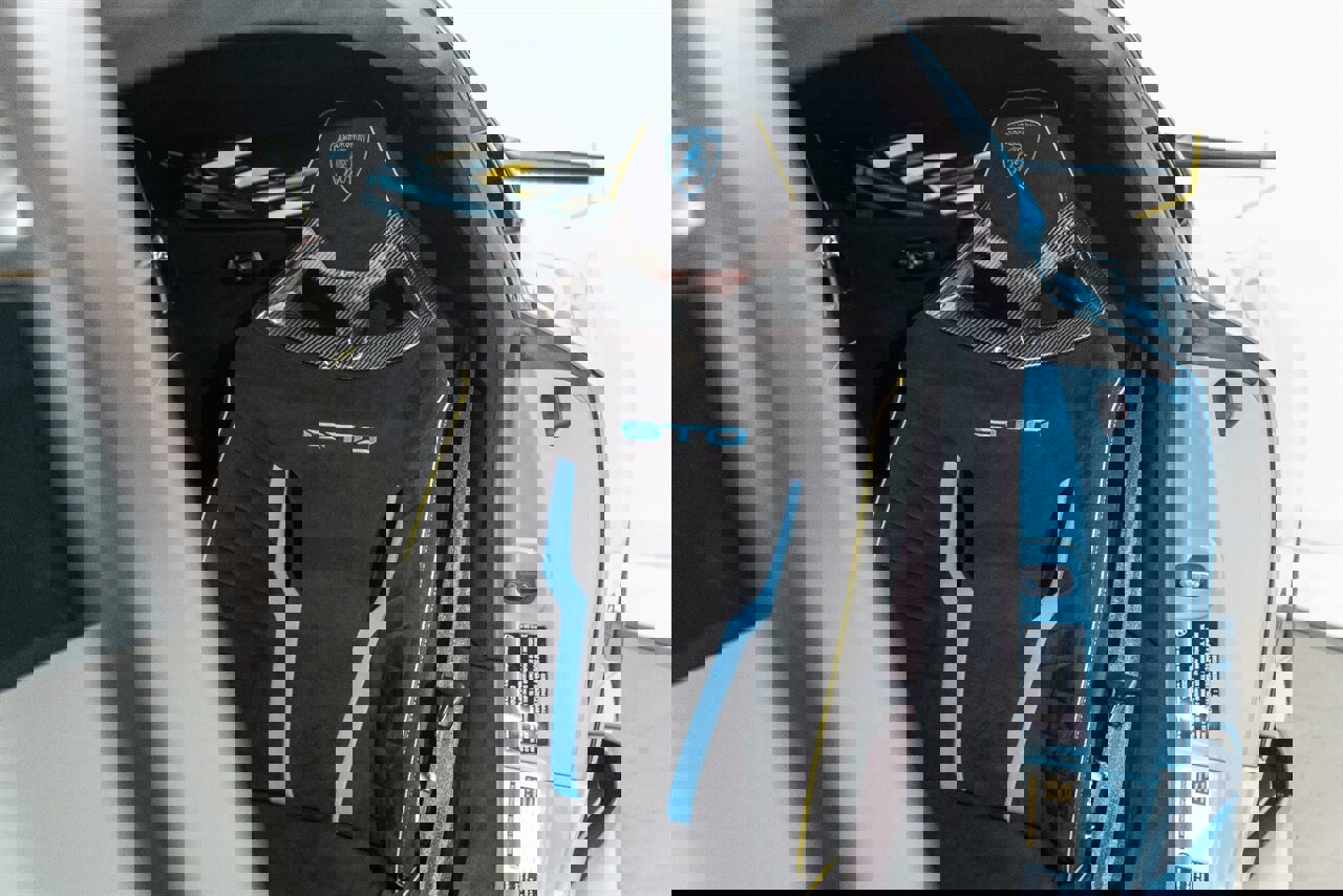 Used 2023 Lamborghini Huracan STO image 28