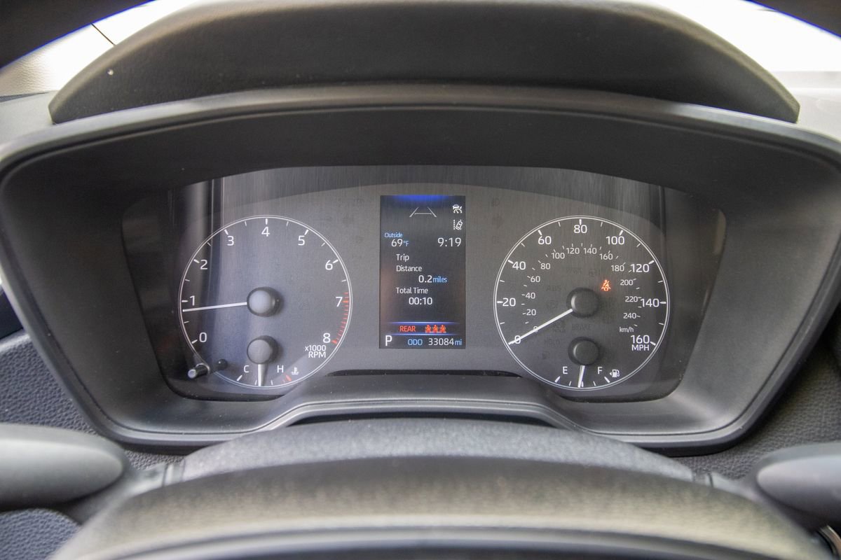 Used 2025 Toyota Corolla LE w/ LE Premium Package FWD image 30