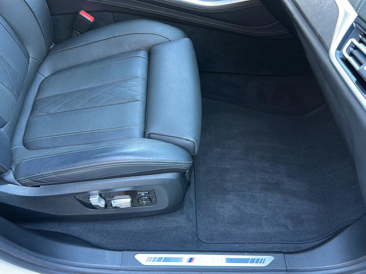 Used 2020 BMW X5 M50i w/ Executive Package AWD/4WD image 33