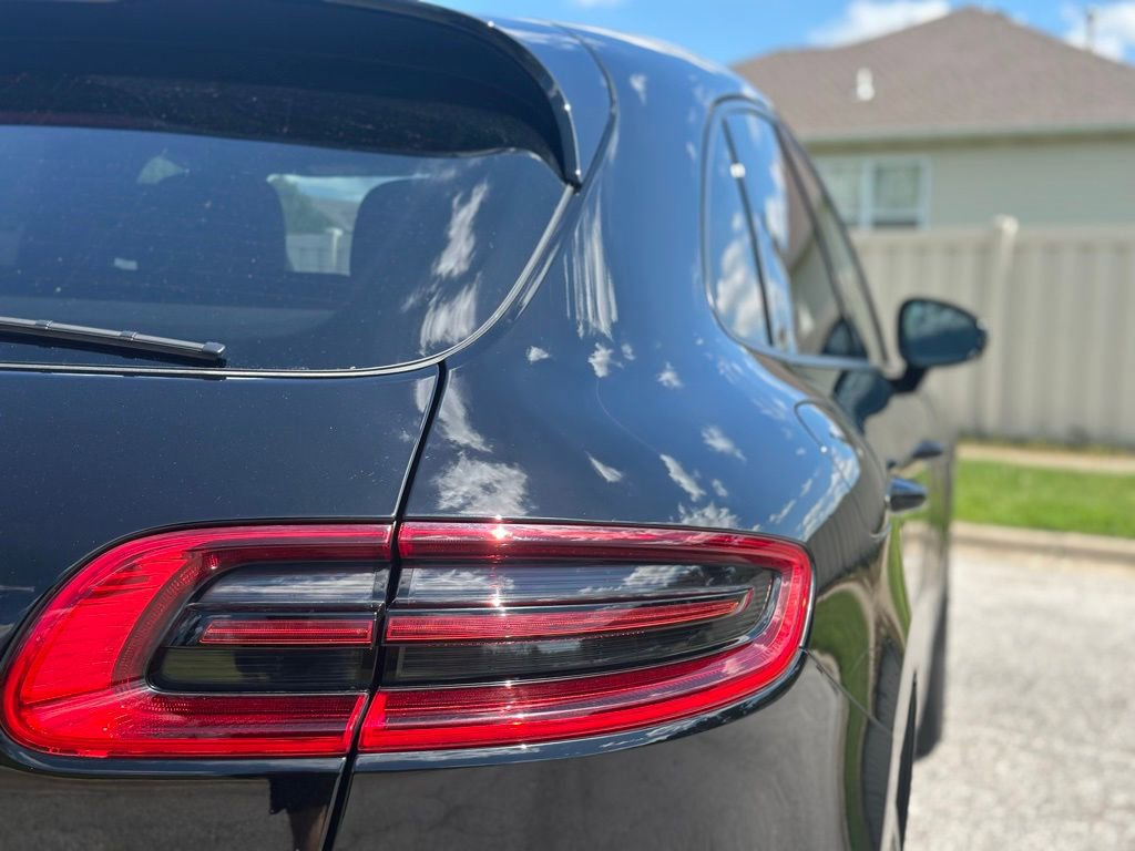 Used 2018 Porsche Macan AWD/4WD image 12