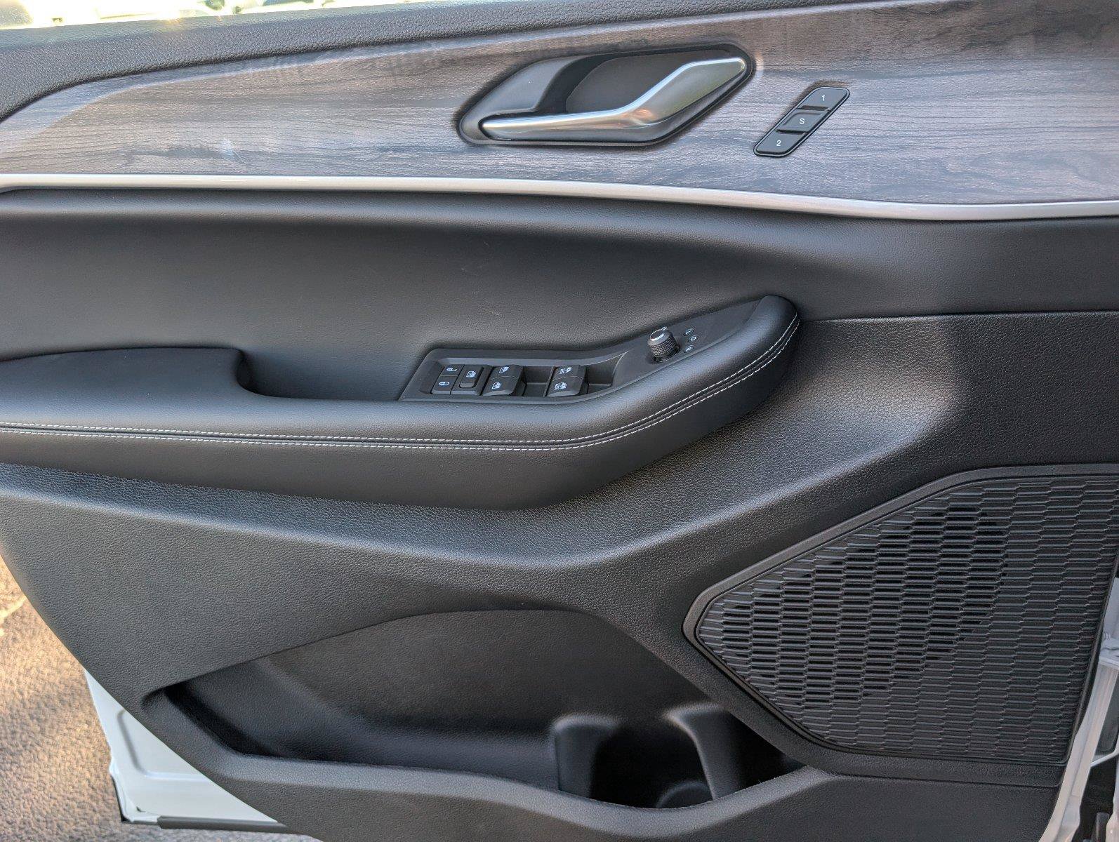 New 2027 Jeep Grand Cherokee L Limited RWD image 19