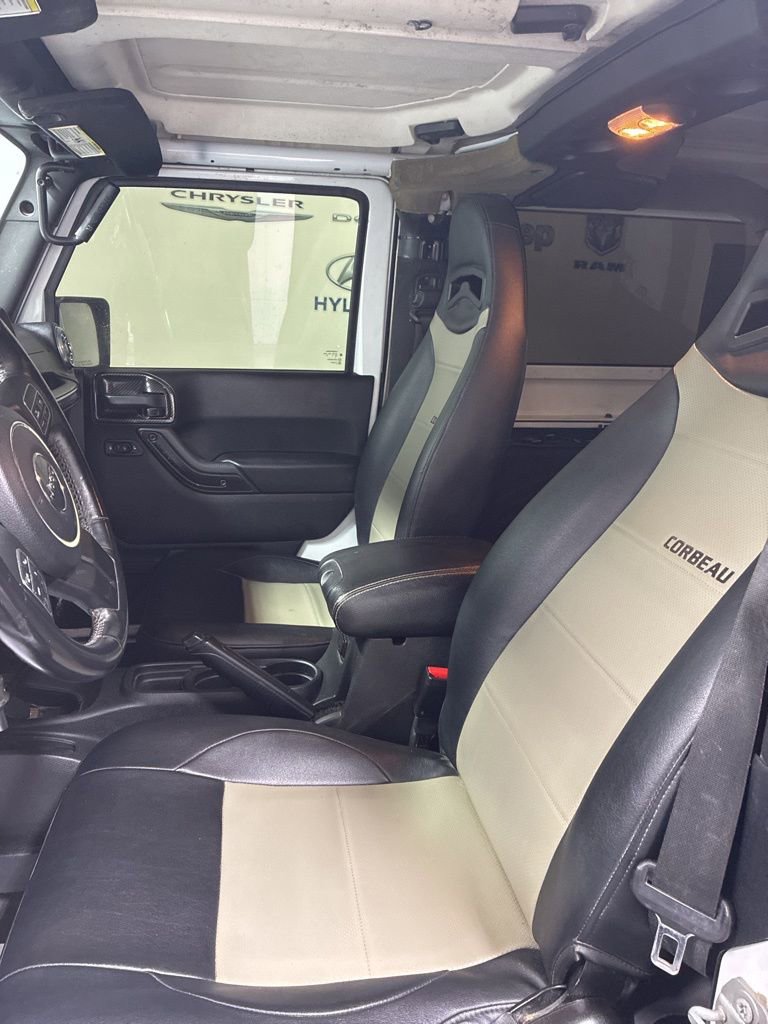 Used 2016 Jeep Wrangler Sahara image 8