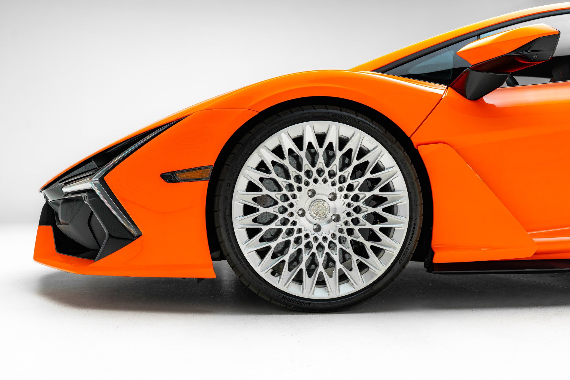 Used 2024 Lamborghini Revuelto AWD/4WD image 21