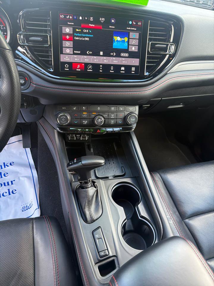 Used 2025 Dodge Durango R/T w/ Blacktop Package AWD/4WD image 9