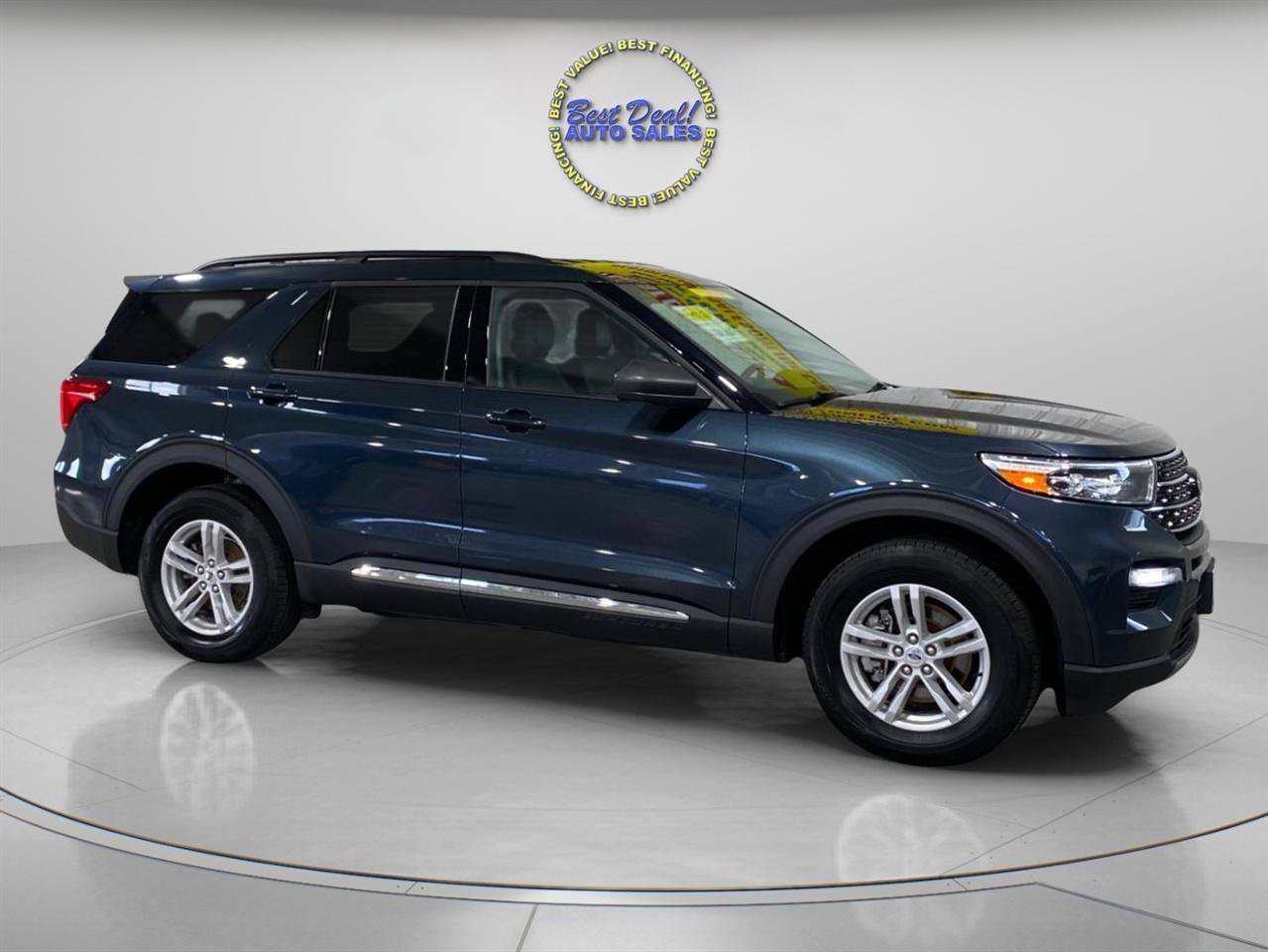 Used 2023 Ford Explorer XLT w/ Equipment Group 202A AWD/4WD image 7