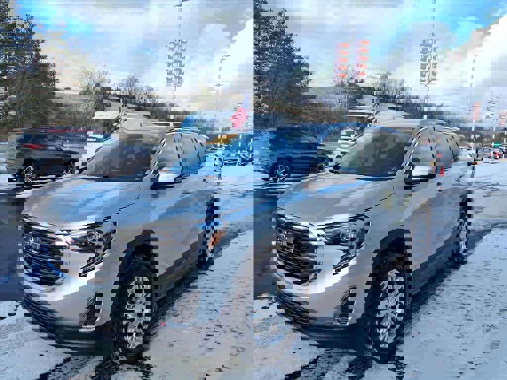 Used 2020 GMC Terrain SLE image 3