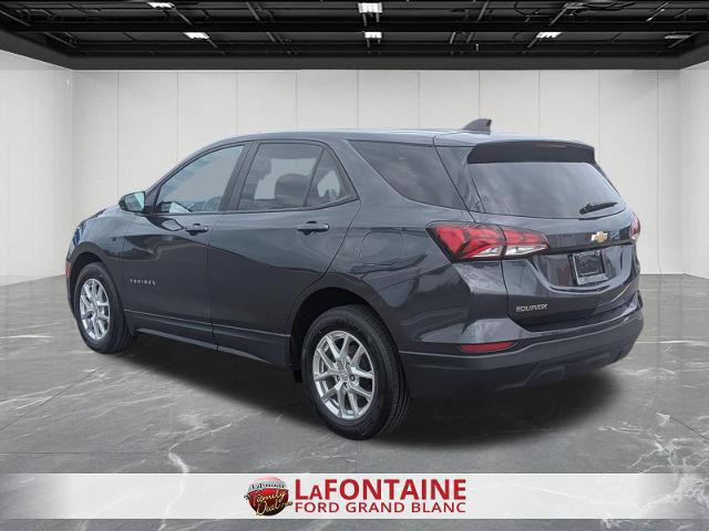 Used 2022 Chevrolet Equinox LS w/ LS Convenience Package FWD image 3