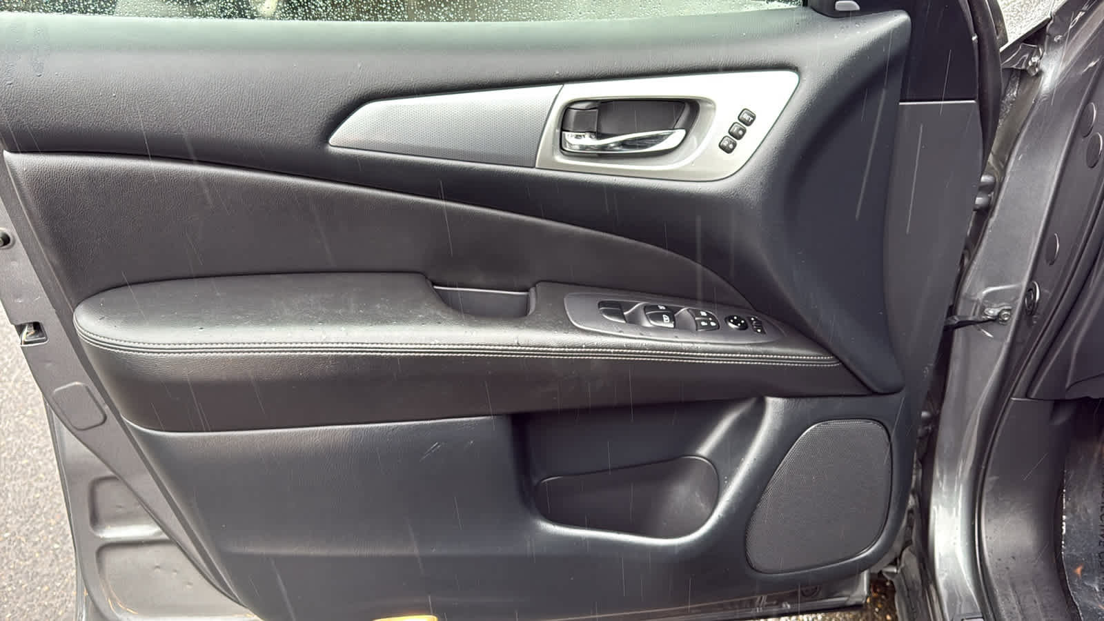 Used 2019 Nissan Pathfinder SL image 15