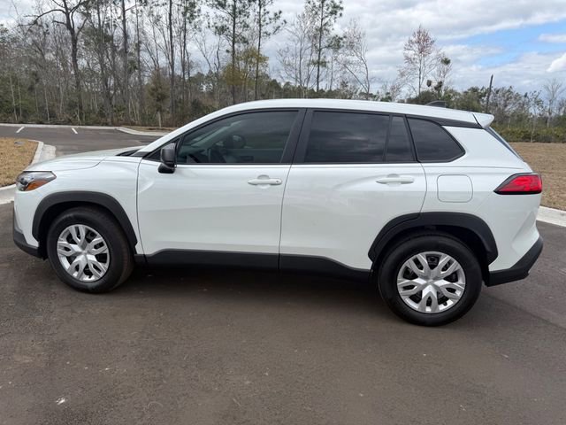 Used 2025 Toyota Corolla Cross L image 2