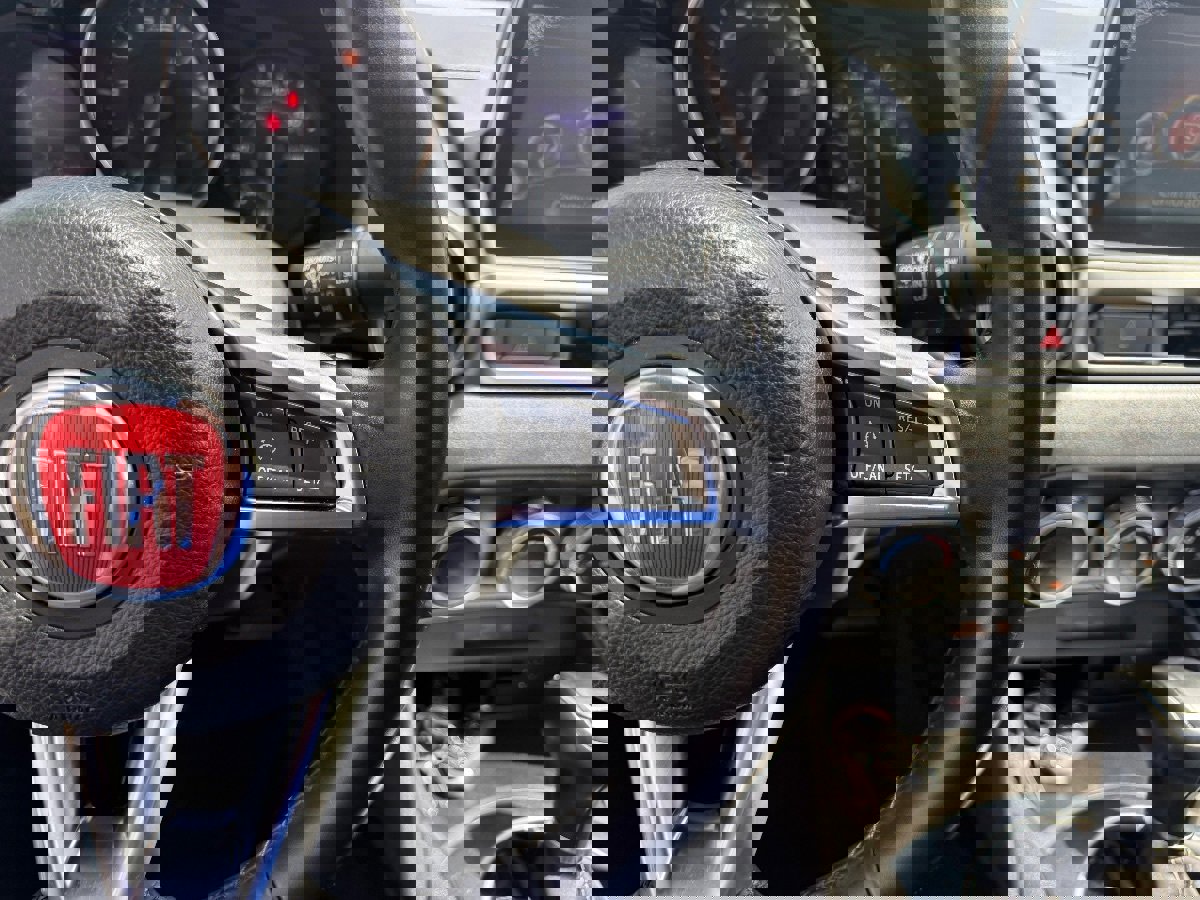 Used 2017 FIAT 124 Spider Classica image 19